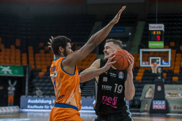 历一场激烈 历一场激烈