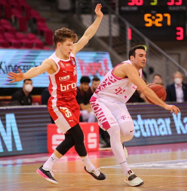 在社交媒体 在社交媒体